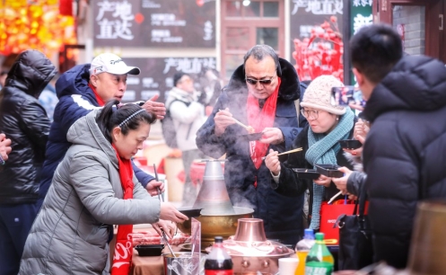 青岛暖冬火锅节收官 首届劈柴院火锅节“鸣锣开街”(图4)