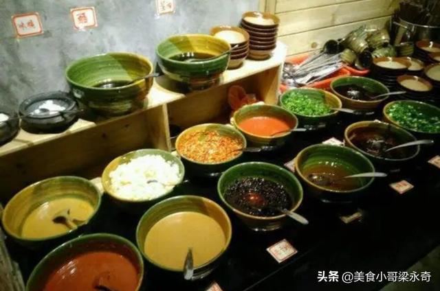 吃火锅时蘸料怎么调才好吃？大厨教你调4种蘸料不懂快学学吧(图2)