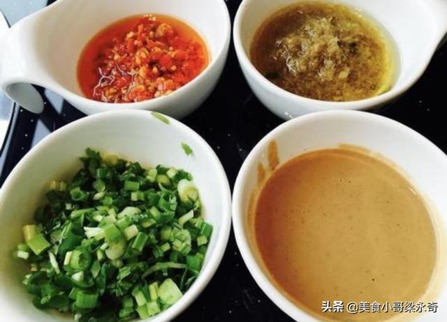 吃火锅时蘸料怎么调才好吃？大厨教你调4种蘸料不懂快学学吧(图3)